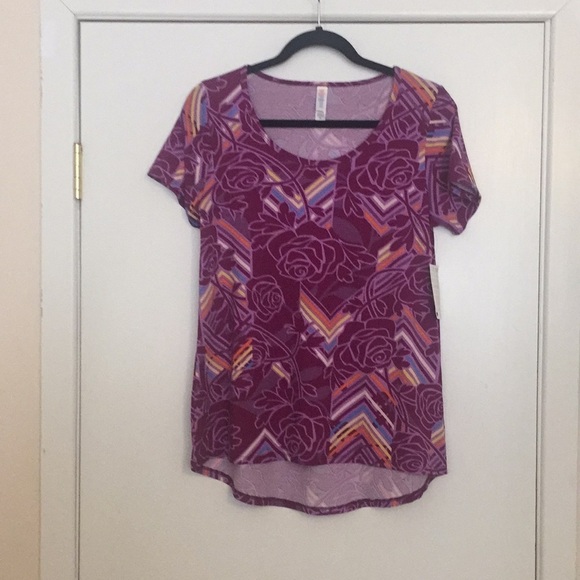LuLaRoe Tops - XS LuLaRoe Classic Tee BB31 968